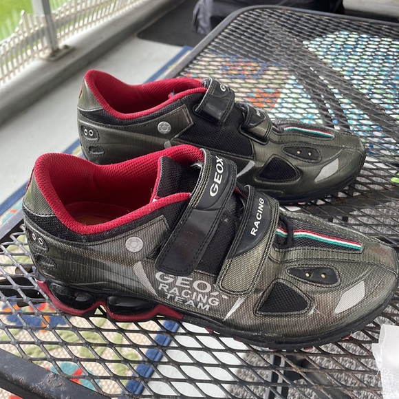 Geox Velcro big boys sneakers size 5 1/2 excellent condition. - Picture 2 of 8